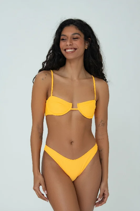 Maternity bikini for expecting mothers to enjoy the beach comfortablyLOLA TOP (YELLOW)