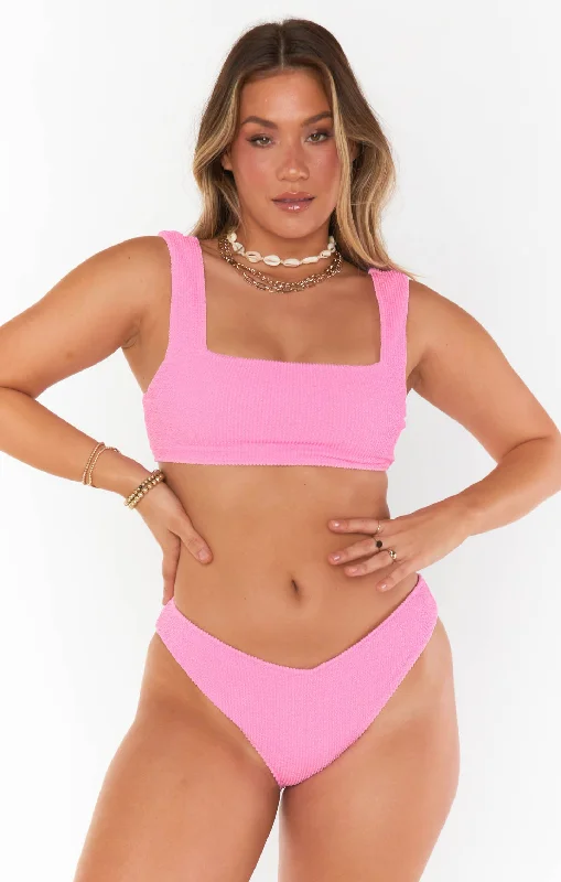 String bikini for a minimalistic and sexy beach styleWave Bottom ~ Bubblegum Scrunch