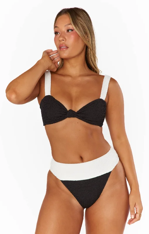 String bikini for a minimalistic and sexy beach styleAruba Top ~ Domino Colorblock Scrunch