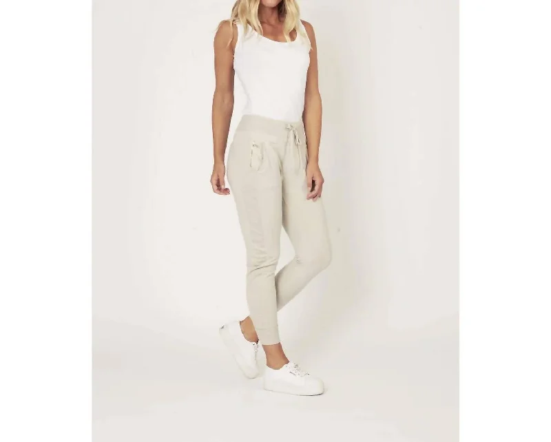 Ultimate Jogger Pants In Beige