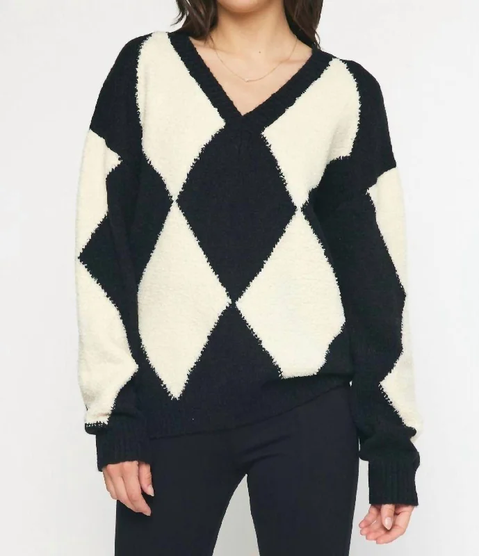 V - Neck Women Sweater to Elongate the NecklineV - Neck Women Sweater to Elongate the NecklineFuzzy Argyle Sweater In Black