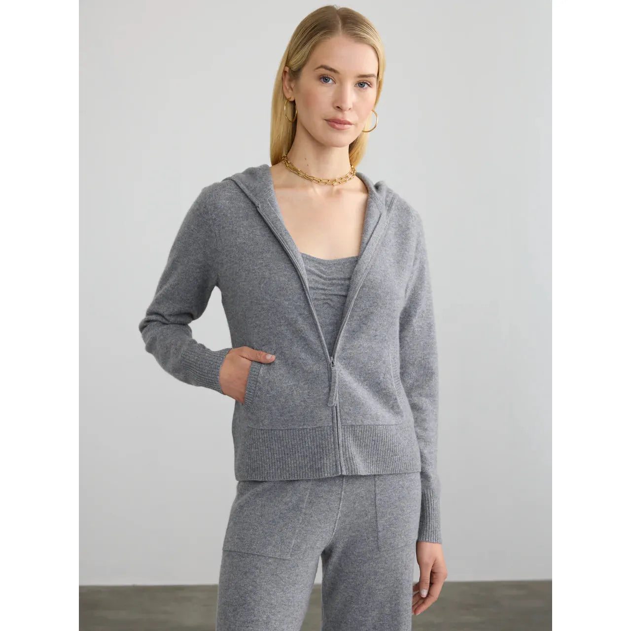 Cashmere Women Sweater with a Luxurious Soft TouchCashmere Women Sweater with a Luxurious Soft TouchMargaret O'Leary Fitted Cashmere Hoodie In Derby