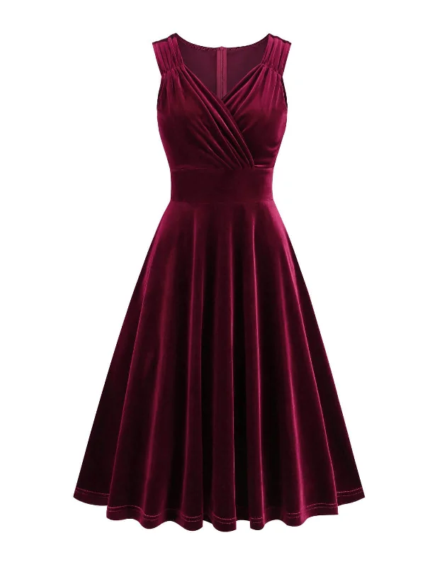 Long - Sleeve Women Dress in Velvet for a Luxurious Winter Look1950s Solid V-Neck Pleated Velvet Dress