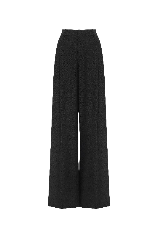 Long - Sleeve Women Dress in Velvet for a Luxurious Winter LookHigh-rise black suit pants, Xo Xo