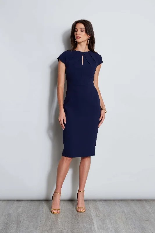 Shift Women Dress with a Simple and Classic Design for Everyday WearCrepe Keyhole Dart Dress