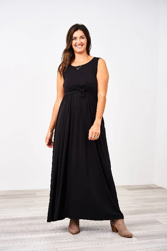 Plus Size Women Dress with a Flattering A - Line Cut for Comfort and StyleLatched Mama Boardwalk Nursing Maxi