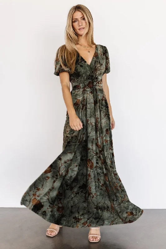 Ball Gown Women Dress with a Full Skirt for a Princess - like LookLeslie Velvet Maxi Dress | Green + Copper