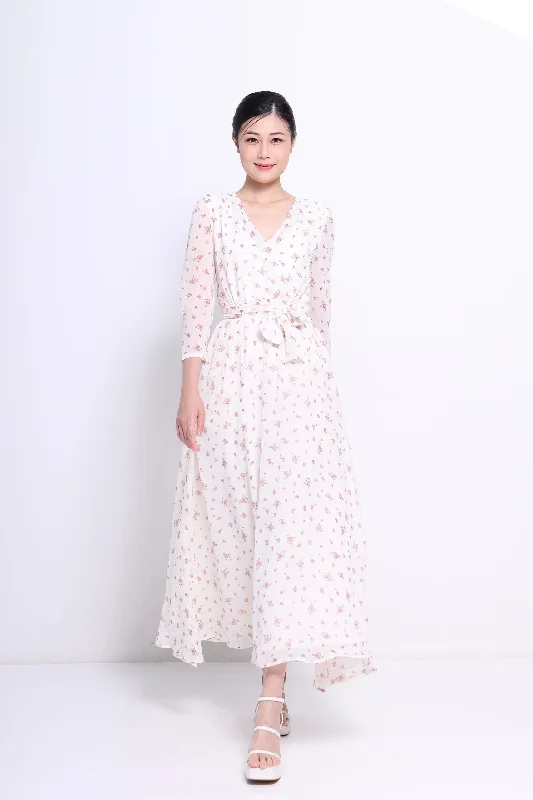 Plus Size Women Dress with a Flattering A - Line Cut for Comfort and StyleLilian Chiffon Floral Dress