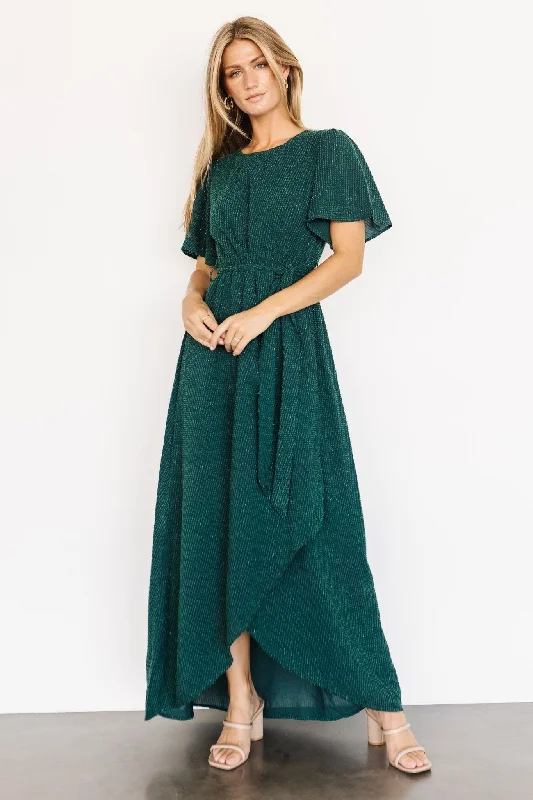 Pleated Women Dress with a Timeless and Elegant TextureMcCall Textured Maxi Dress | Dark Green