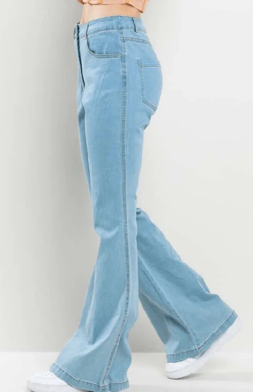 Straight - leg women jeans with a classic and timeless appealBetty Denim Boots Cut Style womenswear