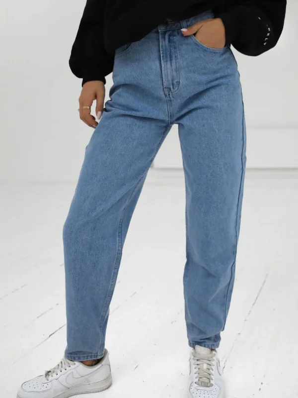 Dark - wash women jeans for a sophisticated and slimming effectMom Jeans - Blue