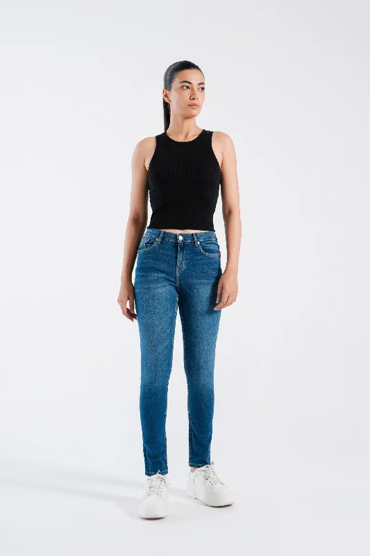 Button - fly women jeans with a traditional touchBasic Regular Rise Skinny Jeans