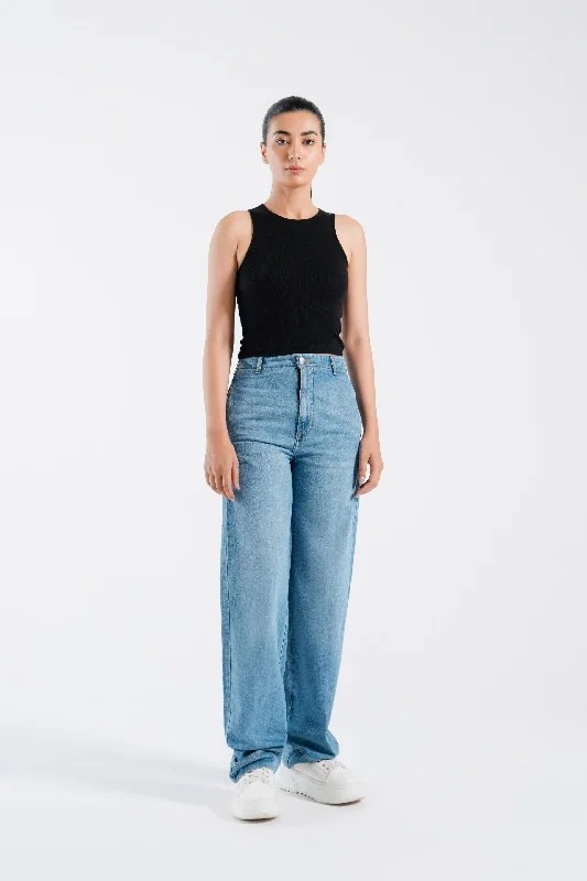 High - waisted women jeans for a flattering silhouetteBasic Straight Fit Jeans