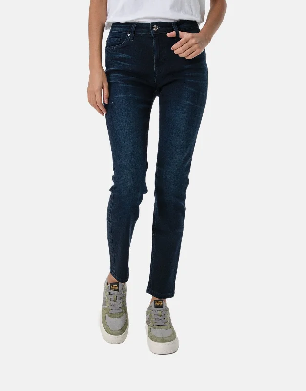 Distressed women jeans for a trendy and edgy lookGuess Tina Sexy Curve Jeans