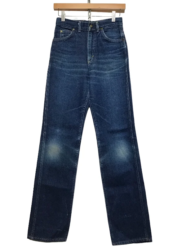 Straight - leg women jeans with a classic and timeless appealLee Jeans (25X30)