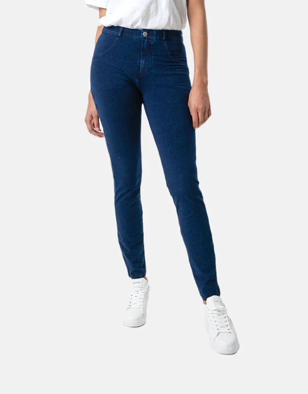 High - rise flare women jeans for a 70s - inspired lookSissy Boy Joey Sculpt Knit Indigo Jegging