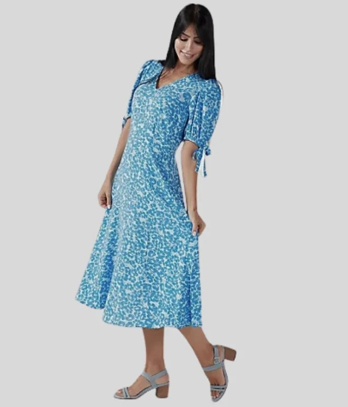 Mini Women Dress with a Short Hem for a Young and Trendy StyleBlue Floral Rosie Midi Dress 8