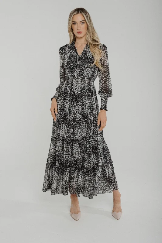 Long - Sleeve Women Dress in Velvet for a Luxurious Winter LookLydia Tiered Midi Dress In Black Print