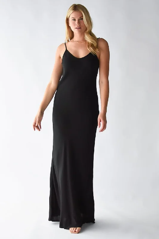 Off - the - Shoulder Women Dress for a Romantic and Feminine LookMaxi Slip Dress