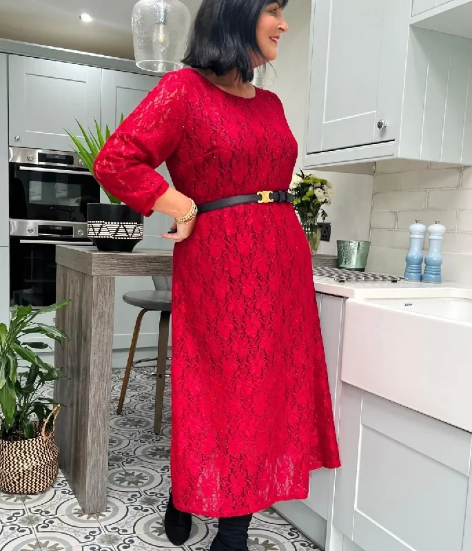 Long - Sleeve Women Dress in Velvet for a Luxurious Winter LookRed Lace Overlay Midi Dress