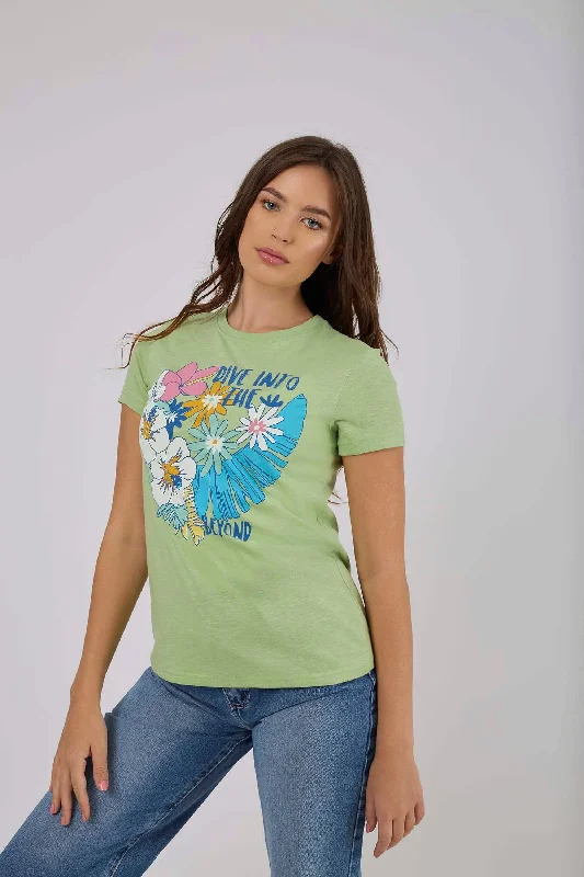 Plus Size Women T Shirt for a Comfortable and Flattering FitT-Shirt